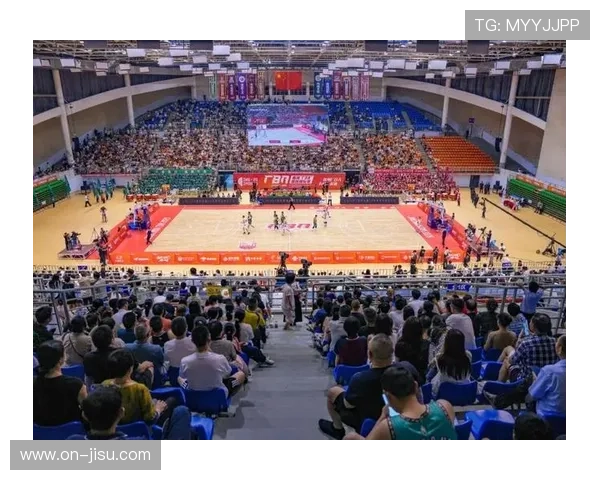 南沙“区BA”冠军颁奖现场，CBA球员与球迷互动引爆气氛